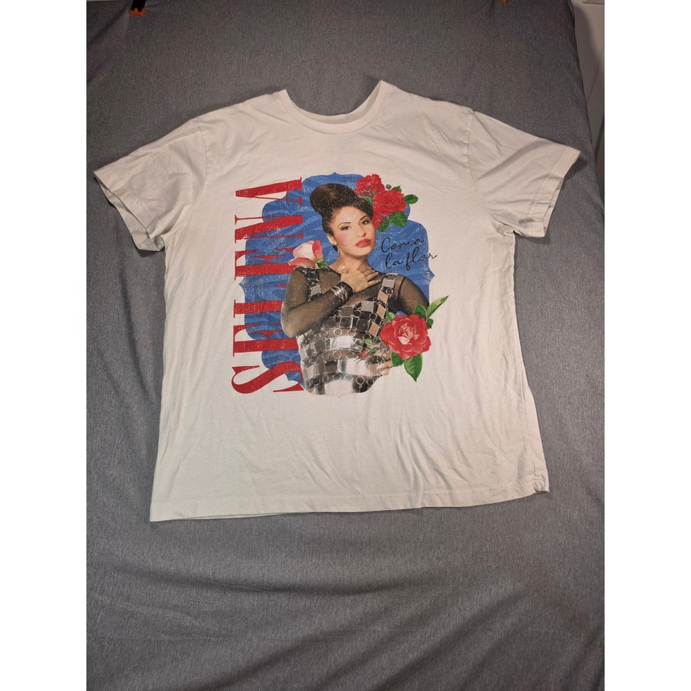 Selena Quintanilla Como La Flor Graphic T-Shirt Womens XL Cream Short Sleeve Tee